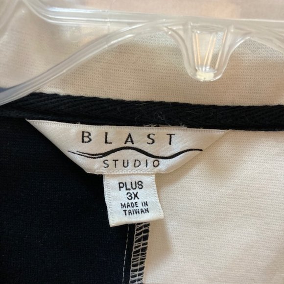 BLAST STUDIO BLACK/WHITE ZIP UP JACKET UNLINED PLUS 3X - Picture 3 of 7